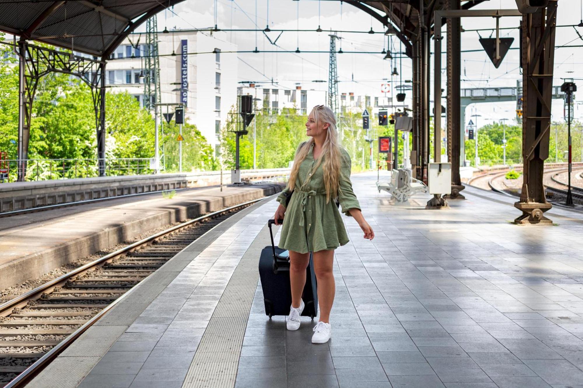 Отель A&O Aachen Hauptbahnhof Экстерьер фото
